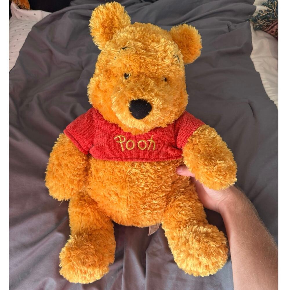 Walt Disney World Winnie the Pooh 17" stuffed plush fuzzy toy